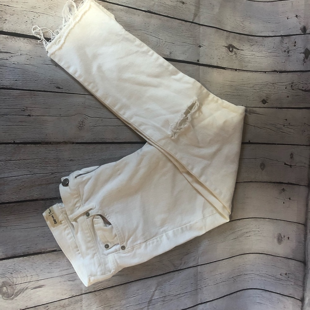 White gap jeans